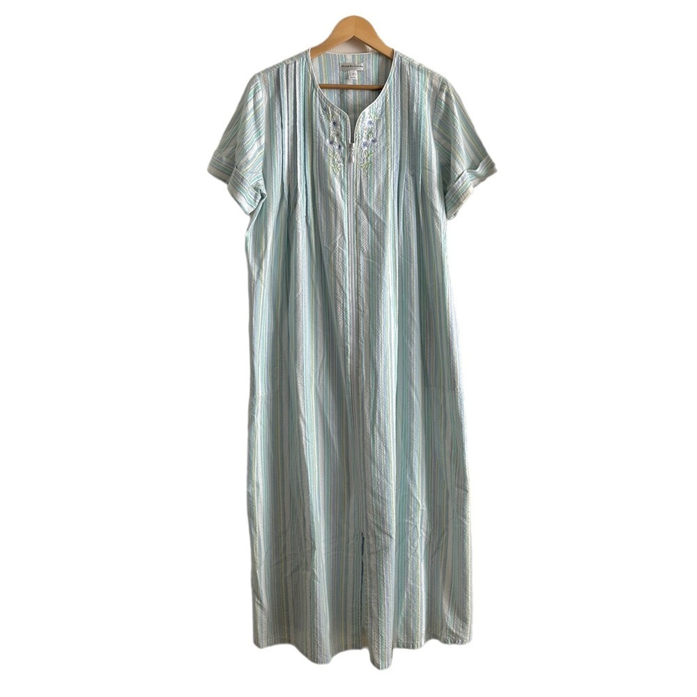 Miss Elaine Pastel Striped Short Sleeve Full Zip House Coat Size Medium